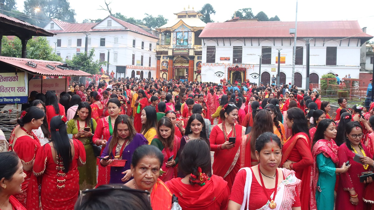 हरितालिका तिज : पशुपतिमा बिहानैदेखि भक्तजनको घुइँचो