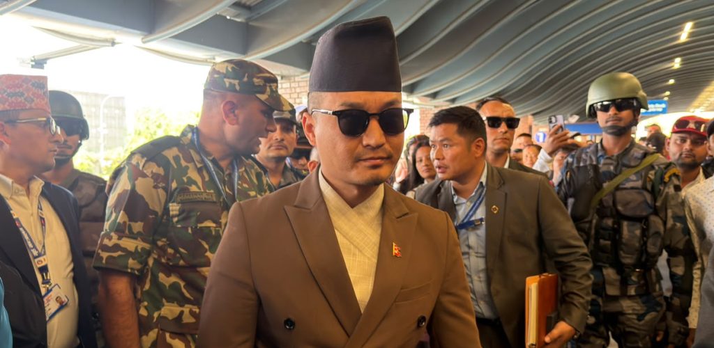 गृहमन्त्री गुरुङ भारत प्रस्थान