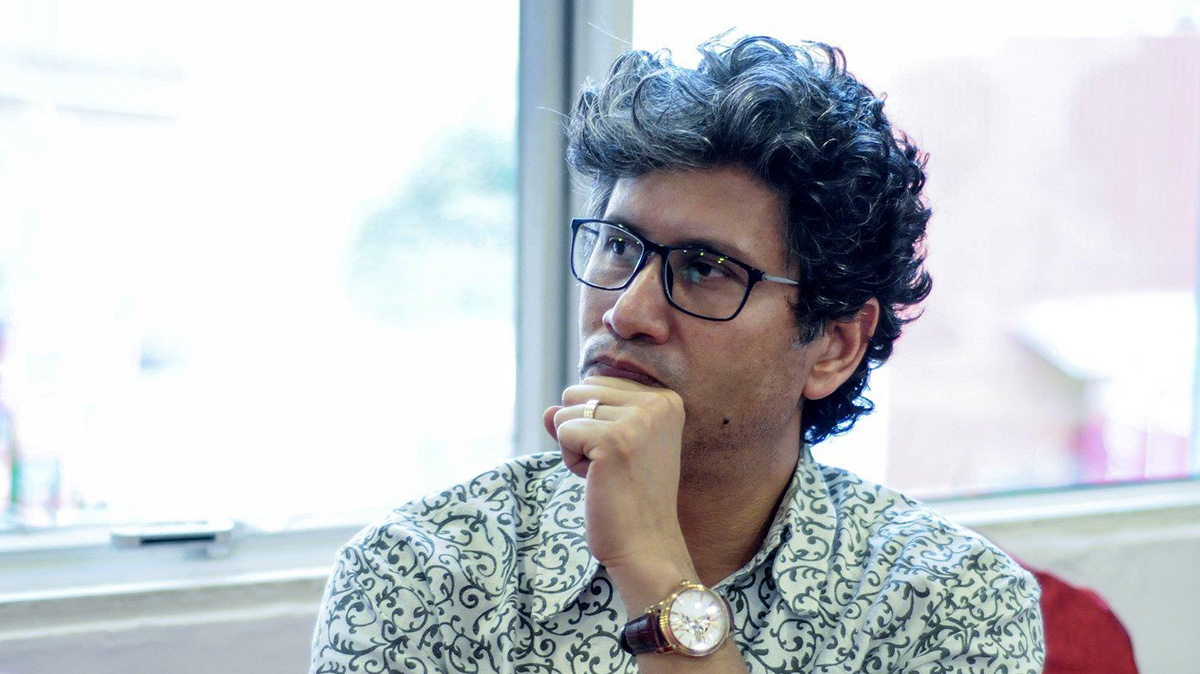 दिलभूषण पाठक अदालतमा उपस्थित