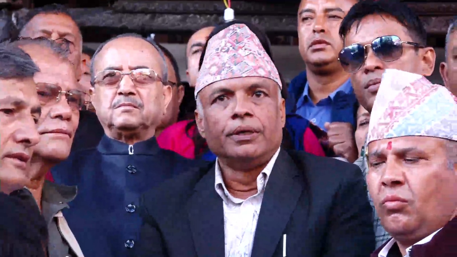 कांग्रेसमा विशेष महाधिवेशनको माग गर्दै २ हजार ४८८ प्रतिनिधिको हस्ताक्षर बुझाइयो