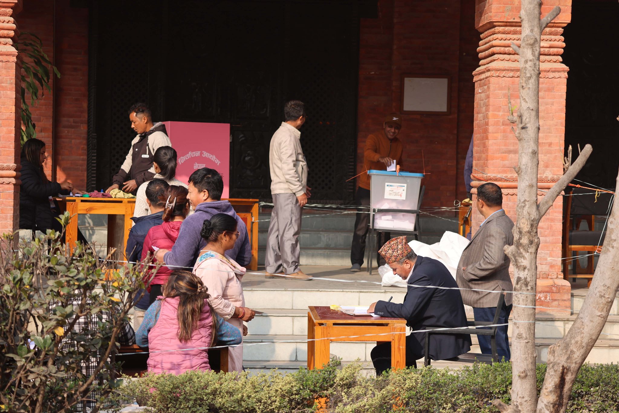 साढे १० लाख मत खस्यो