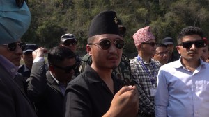 गृहमन्त्रीद्वारा नागढुङ्गा–मुग्लिङ सडक अनुगमन : काममा ढिलासुस्ती भए ब्ल्याक लिस्टमा राखिने चेतावनी