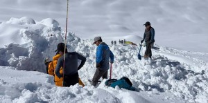 हिमलुङ हिम पहिरोमा परेका थप चार जनाको शव फेला, खोज तथा उद्धार कार्य जारी