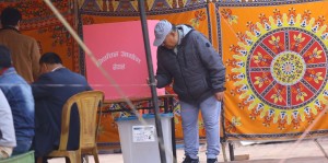 काठमाडौंमा शान्तिपूर्ण रूपमा मतदान जारी