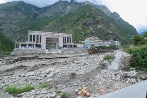 रसुवा बाढी : ११ जनाको शव फेला, १७ अझै बेपत्ता