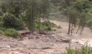 थेराङ खोलासहित बुढीगण्डकी नदीमा आएको बाढीले नाम्रुङमा पुल र जलविद्युत्मा क्षति