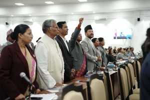 संसद्‍मा प्रधानमन्त्री उपस्थित नभएपछि विपक्षीको अवरोध