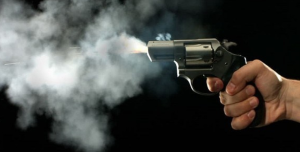 साँखुमा प्रहरीले चलायो गोली