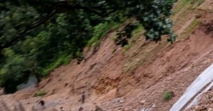 म्याग्दीमा पहिरोमा पुरिएर बुबाको मृत्यु, छोरा बेपत्ता