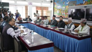 सर्वदलीय बैठक निष्कर्षविहीन : प्रधानमन्त्रीले जवाफ नदिए संसद् चल्न नदिने विपक्षीको अडान