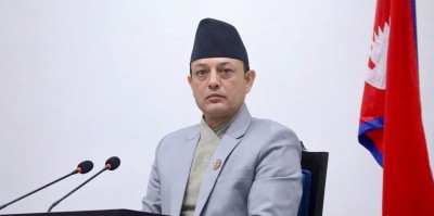 सभामुख अर्यालको गाडीलाई ट्राफिकले काट्यो चिट