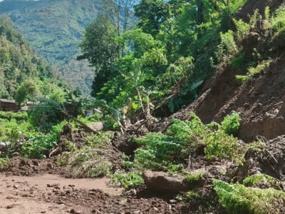 पहिरोले कोदारी राजमार्ग अवरुद्ध : छ सय ‘कन्टेनर’ सीमापारि