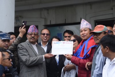 हर्क साम्पाङ नेतृत्वको पार्टीलाई दल दर्ताको प्रमाणपत्र प्रदान