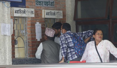 चिकित्सक संघको आन्दोलनले अस्पतालमा आकस्मिकबाहेकका सेवा बन्द, बिरामीलाई सास्ती