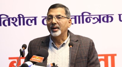 पार्टीभित्रका मठाधीशहरूलाई धुपबत्ती गर्न छाडेर प्रगतिशील पार्टी निर्माणमा लागेका छौं : शर्मा