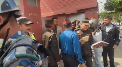 जरिवाना पत्र बोकेर गएको महानगर टोली निर्मल निवासको गेटबाट त्यसै फर्कियो