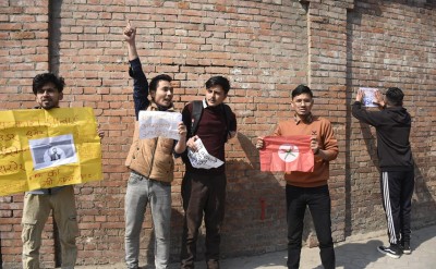 गृहमन्त्री लामिछानेविरुद्ध सिंहदरबार अगाडि नेविसंघको प्रदर्शन