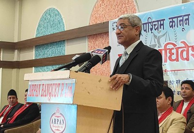 लोकतन्त्रको विकल्प छैन : गृहमन्त्री लेखक