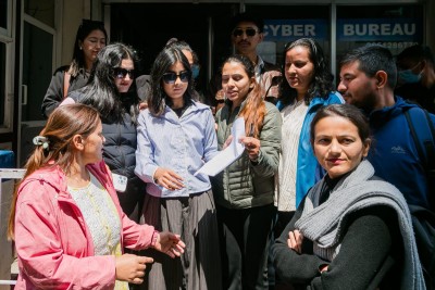 गालीगलौज तथा बलात्कारको धम्की दिनेविरुद्ध अमिशाले दिइन् साइबर ब्युरोमा उजुरी