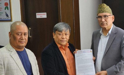 निर्माण व्यवसायीले भुक्तानी हुन बाँकी रकम माग गर्दै अर्थमन्त्रीलाई बुझाए ज्ञापन पत्र
