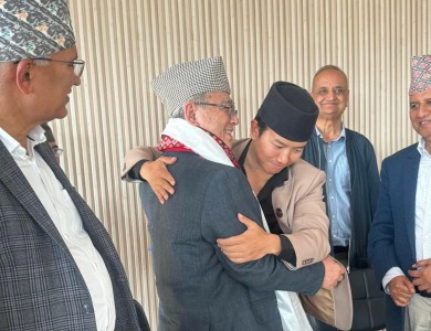 एमाले संसदीय दलको नेतामा बादल निर्विरोध