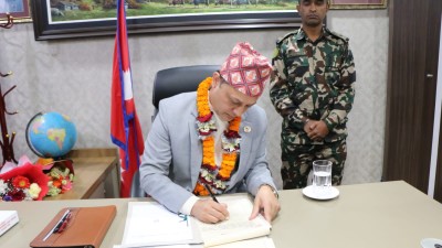 मजदुरको समस्या एकद्वार प्रणालीबाट समाधान गर्नेछु : श्रममन्त्री अर्याल