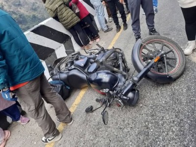 मोटरसाइकल डिभाइडरमा ठोक्किँदा चालक त्रिशूलीमा खसेर बेपत्ता, खोजीकार्य जारी