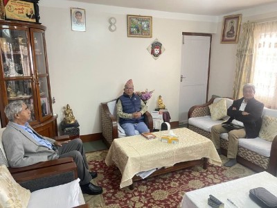 माधव नेपाललाई देउवाले राखे सहकार्यको प्रस्ताव