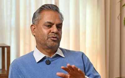 पूर्वएआइजी देवेन्द्र सुवेदीविरुद्ध प्रचण्डको सचिवालयले दियो साइबर ब्युरोमा उजुरी