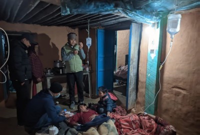 खोटाङमा विवाह भोज खाएका बेहुला–बेहुलीसहित सबै बिरामी, शिविरमार्फत उपचार सुरु