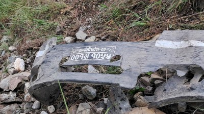 कर्णाली नदीमा खसेको गाडी अझै भेटिएन, खोज्दै गोताखोर