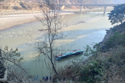 धादिङको घाटबेँसीमा बस दुर्घटना, सात जनाको मृत्यु