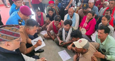 काठमाडौं आउँदै गरेका मिटरब्याज पीडितलाई गृहमन्त्री गुरुङले निजगढ पुगेर भेटे