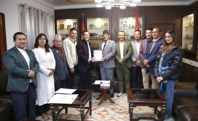 त्रिदेशीय विद्युत् व्यापार सम्झौता देशको समृद्धिका लागि कोसेढुंगा : प्रचण्ड