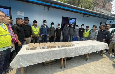 डेढ किलो सुन र १ करोड ४३ लाख रुपैयाँसहित ७ जना पक्राउ