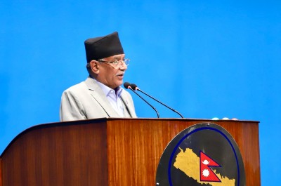 राजावादीहरूलाई लोकतन्त्रभित्र ठाउँ खोज्न प्रचण्डको सुझाव