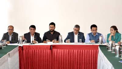 सरकारले व्यवसायीलाई दुःख दिँदैन : सभापति लामिछाने