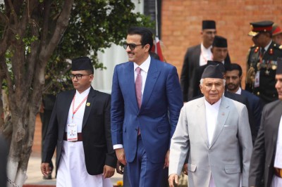 स्वदेश फर्किए कतारका राजा