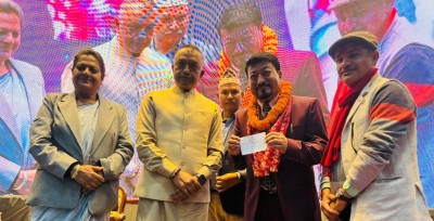 एमालेलाई धक्का : पूर्वमन्त्री मानन्धरसहित दर्जनौं नेता कांग्रेसमा प्रवेश