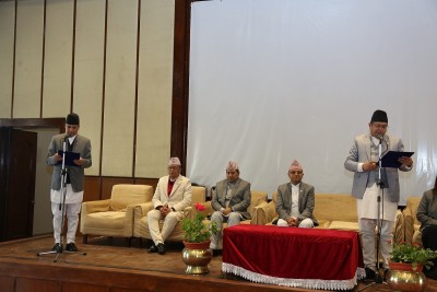 संघीय संसदका महासचिव पाण्डेयले लिए शपथ