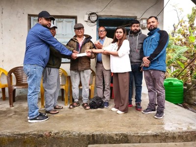 असहाय तथा वृद्धवृद्धा कल्याण समाजलाई अधिकृत समूहको आर्थिक सहयोग