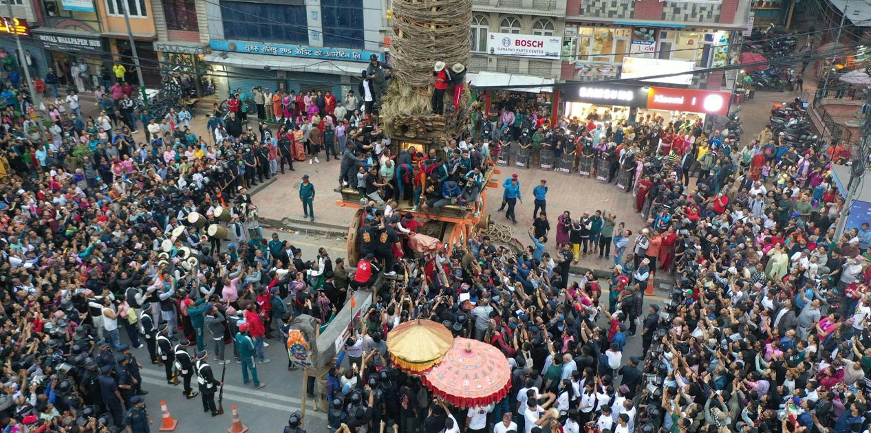 ललितपुरमा रातो मच्छिन्द्रनाथको रथारोहण