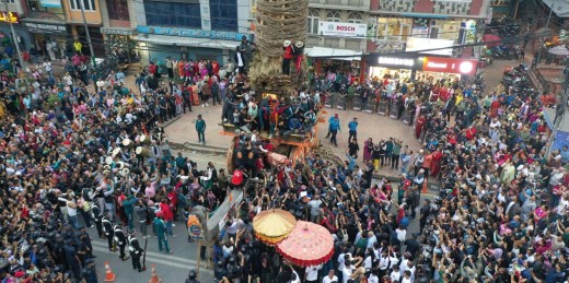 ललितपुरमा रातो मच्छिन्द्रनाथको रथारोहण