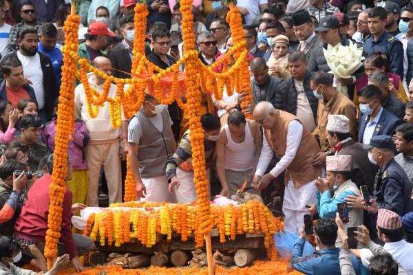 पूर्वप्रधानमन्त्री ओलीका पिता मोहनप्रसादको पशुपतिमा अन्त्येष्टि