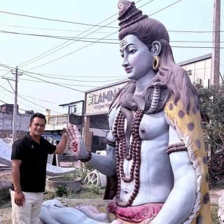 हरिनास जंगलमा रहेको शिव मन्दिरमा शिवमूर्ति राखिने