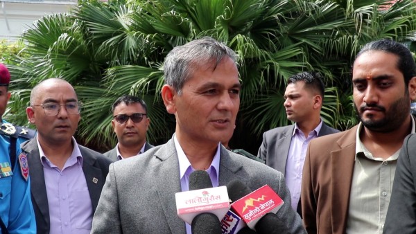 राजनीतिक कनेक्सनले रोकिएका अपराध अनुसन्धानको काम तत्काल अघि बढ्छ : गृहमन्त्री अर्याल