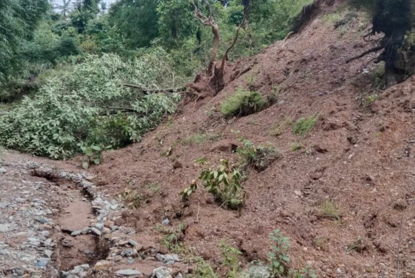 बाजुरामा पहिरोमा परी ४ जना घाइते