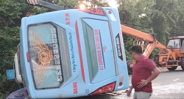 कपिलवस्तुमा बस दुर्घटना हुँदा २९ जना घाइते