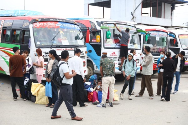 घटस्थापनापछि एक लाख ३८ हजार यात्रुले काठमाडौं छाडे