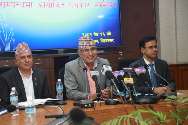 बजेट कार्यान्वयन आजैदेखि सुरु हुन्छ : अर्थमन्त्री पौडेल